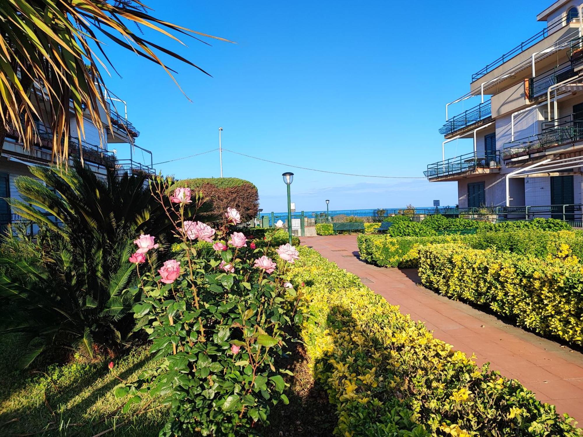 Appartement Sea Garden, Fronte Mare Con Piscina à Mascali Extérieur photo